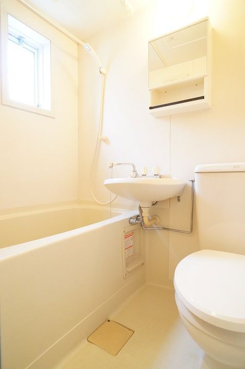 反町ハイツ101号室の風呂