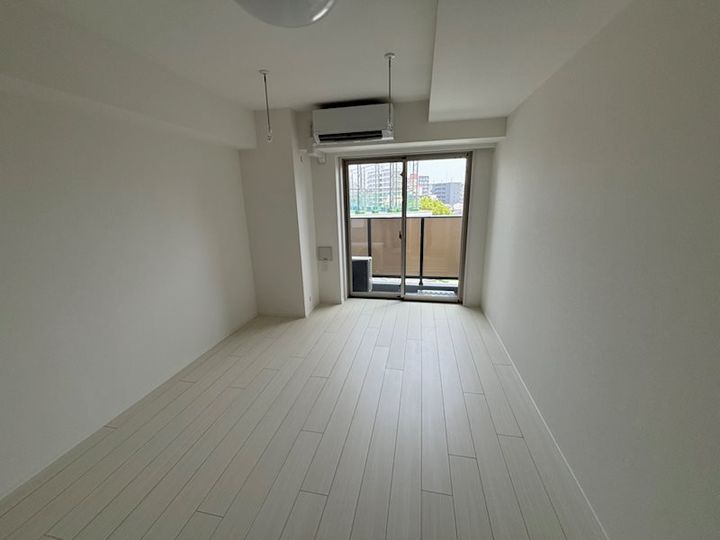 東京都台東区千束3丁目の賃貸マンション502号室の居間
