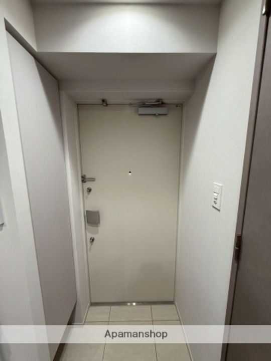 東京都品川区東大井3丁目の賃貸マンションの玄関