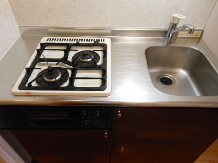 東京都港区芝3丁目の賃貸マンションのキッチン