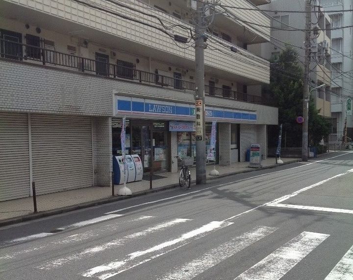 クレイノトルース Ⅲの周辺