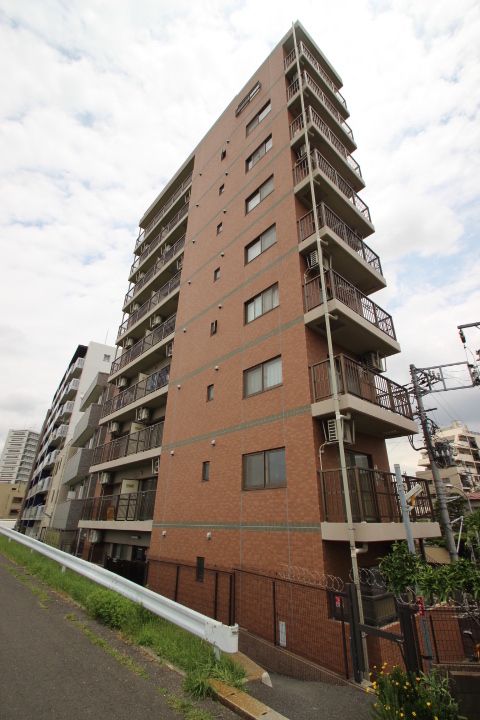 ヤサカハイム市川の外観