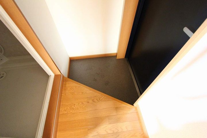 ヤサカハイム市川の玄関