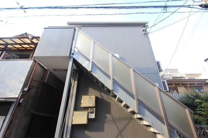 東京都葛飾区新小岩2丁目の賃貸アパートの外観