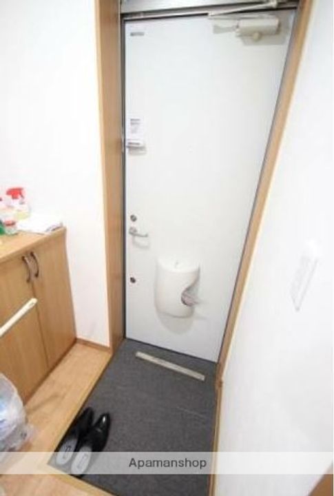 鈴木マンション101の玄関