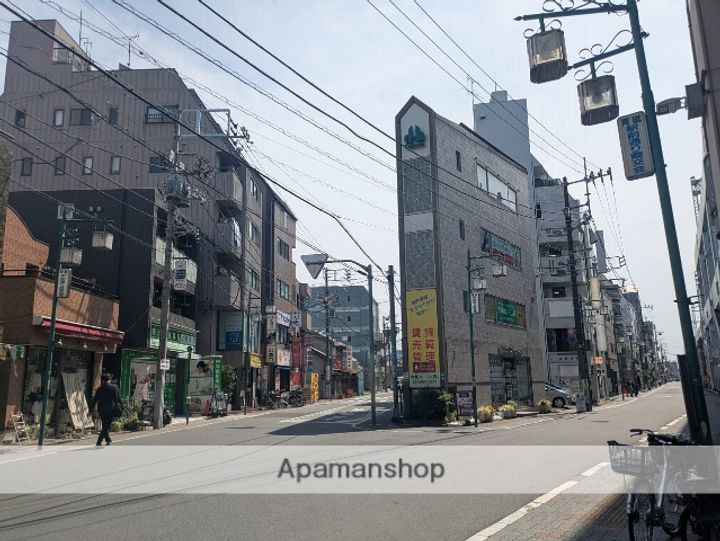 CHUM AOTOの周辺