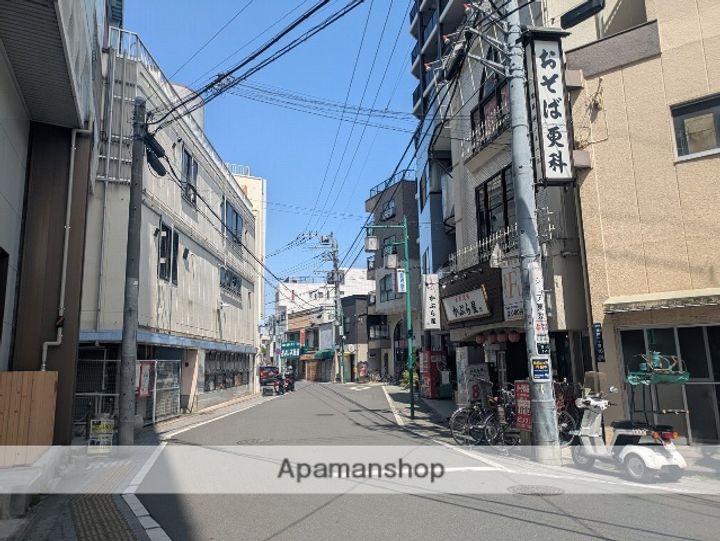 CHUM AOTOの周辺