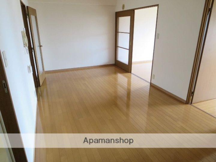 アルトジャルダンの居間