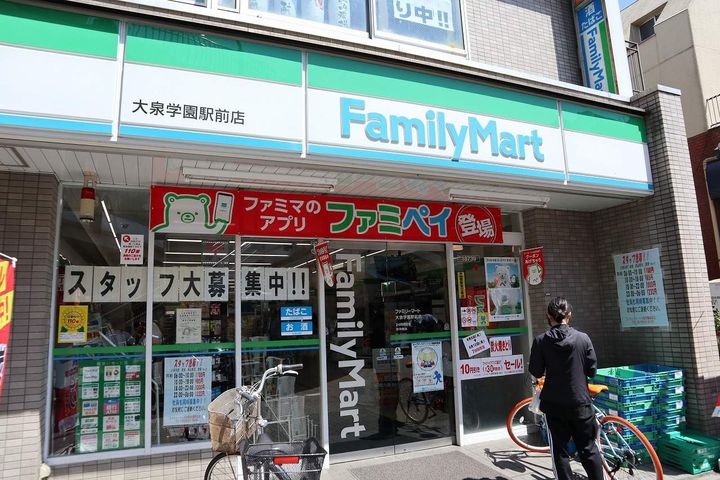 レオパレスシャルメの周辺