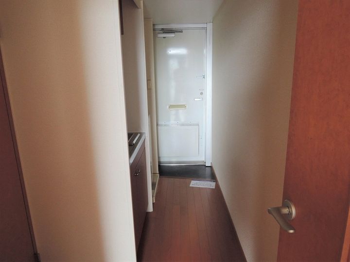 レオパレスクラッセの玄関