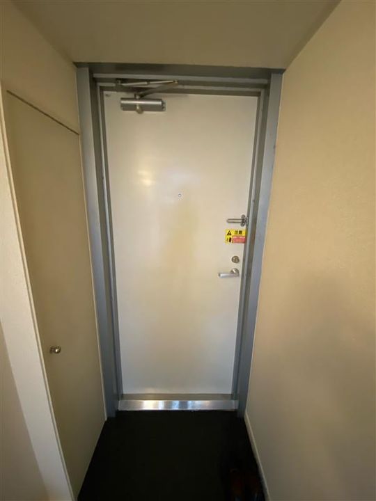 レオパレス豊南の玄関