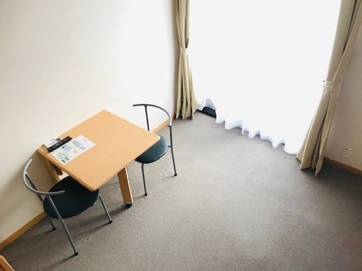 レオパレスコージーコートKIの居間