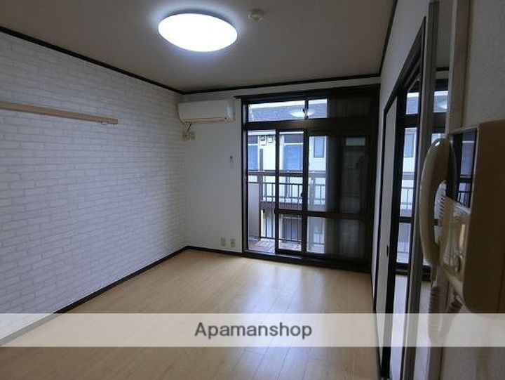 西大泉壱番館の内装