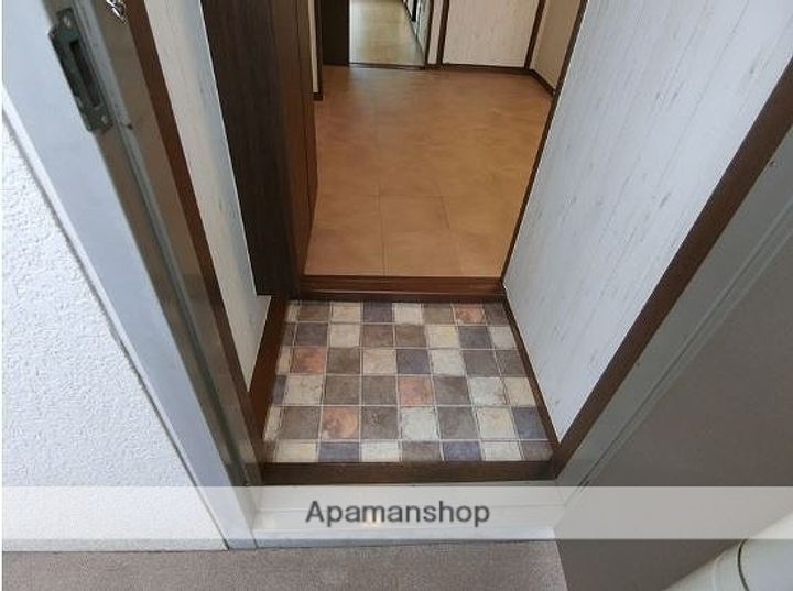 西大泉壱番館の玄関