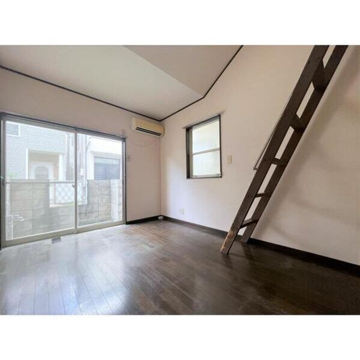 山口コーポラスの居間