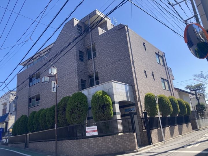 東京都練馬区貫井1丁目の賃貸マンションの外観