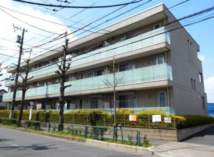 バラディー伏見の外観
