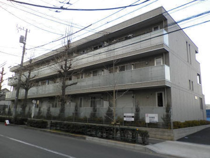 バラディー伏見の外観