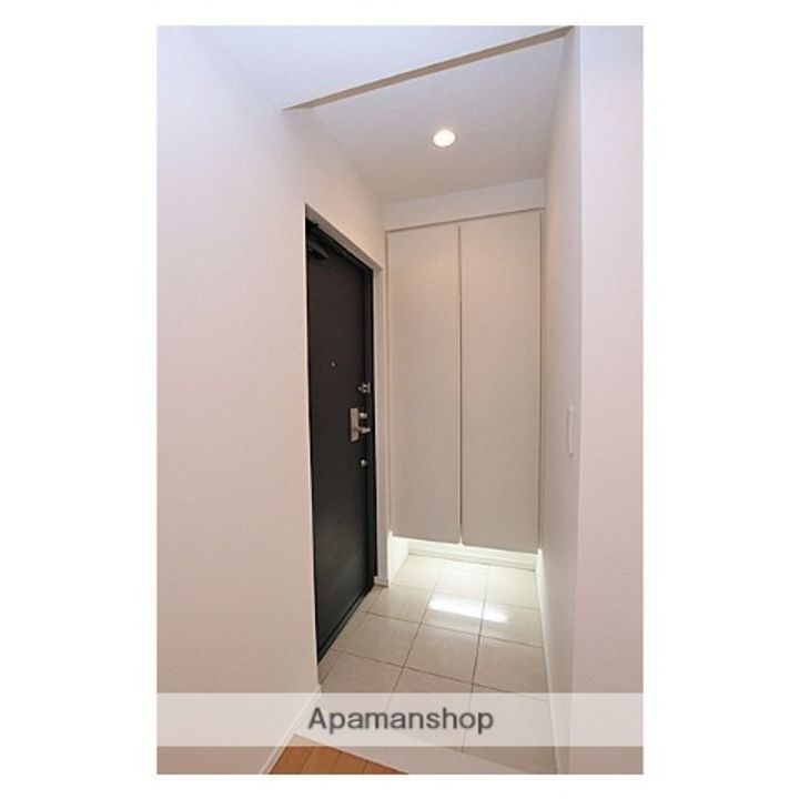 東京都中央区日本橋浜町3丁目の賃貸マンションの玄関