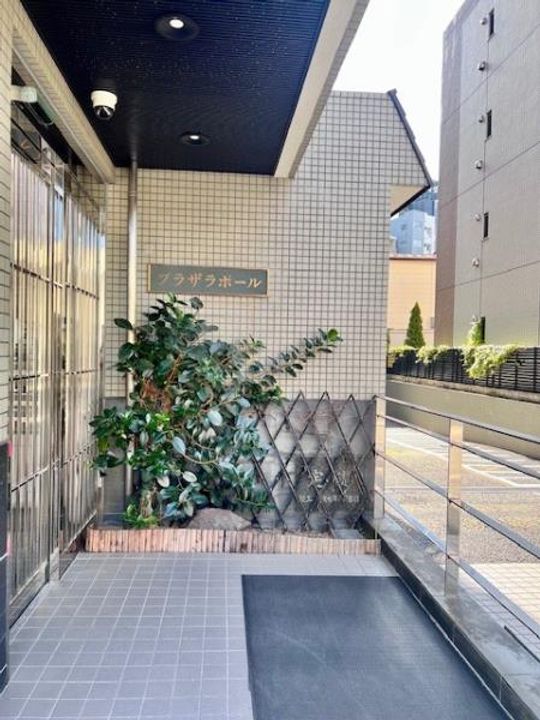 プラザ・ラ・ポールの外観