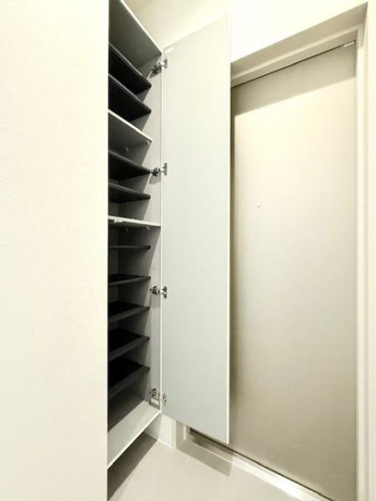 プラザ・ラ・ポールの居間