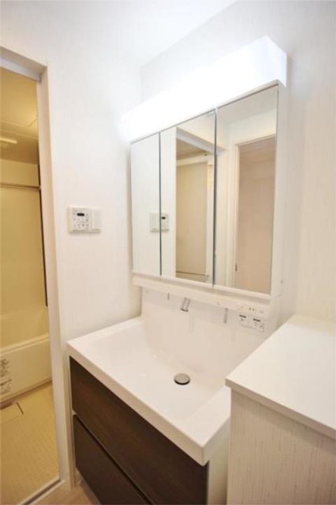 DEAR COURT 幸の内装