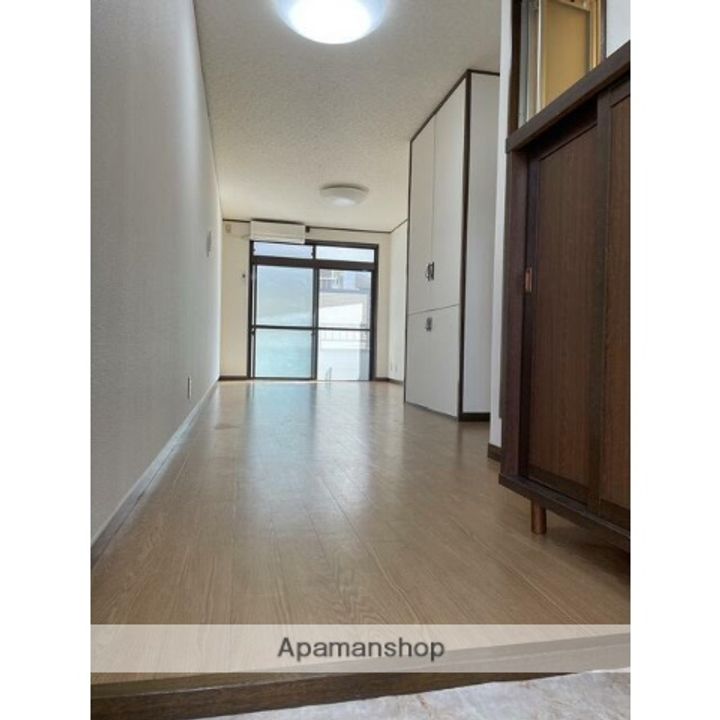 コーポ松宮203の玄関