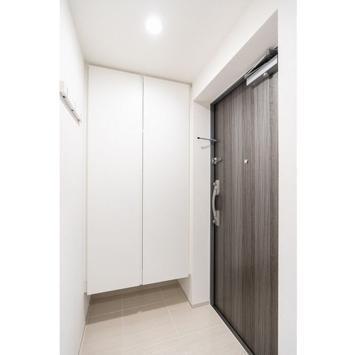 コンフォリア・リヴ東池袋の玄関