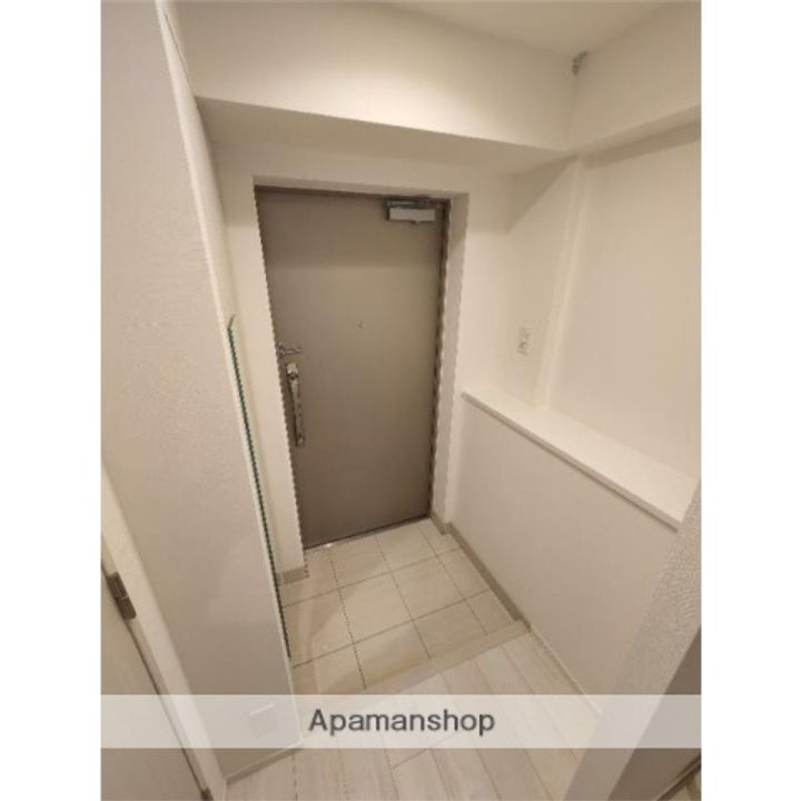 クオリタス門前仲町の玄関