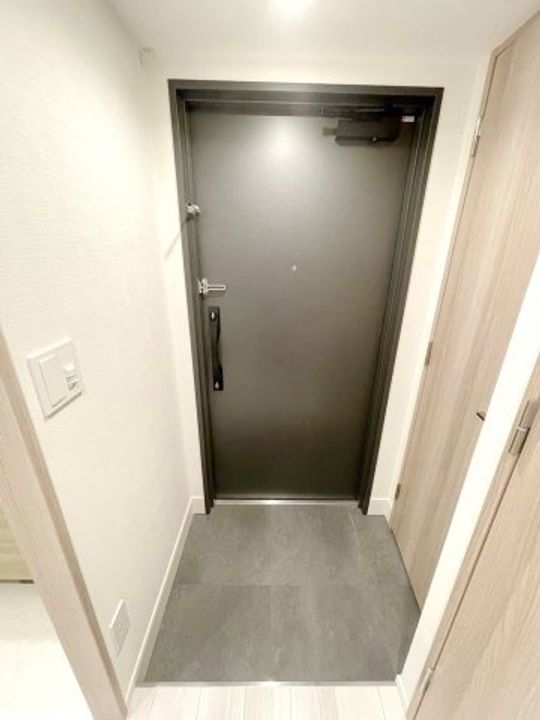 シーズンフラッツ浅草言問通りの玄関