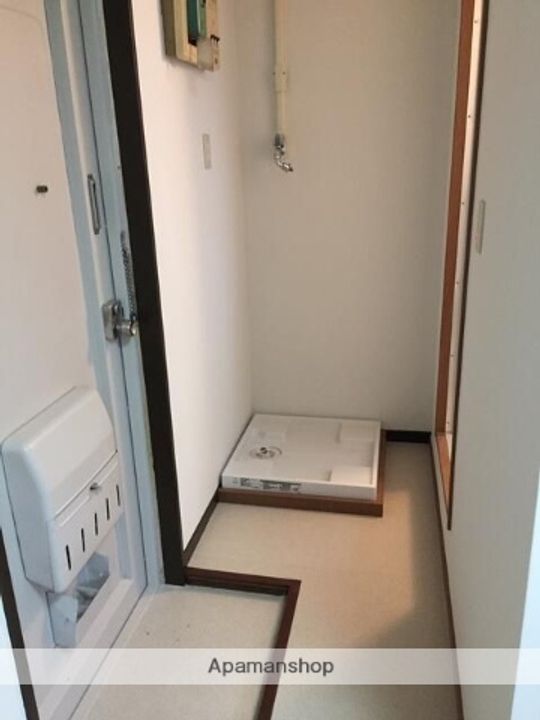 東京都三鷹市下連雀4丁目(マンション)の賃貸物件の玄関