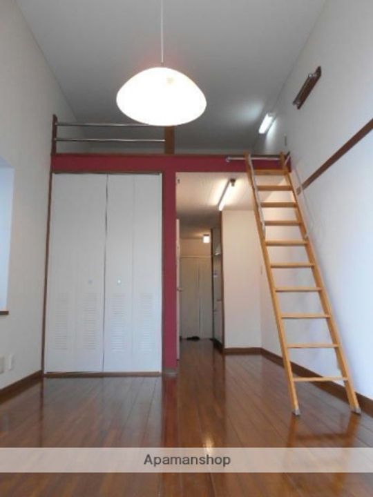 東京都武蔵野市吉祥寺本町4丁目の賃貸アパートの居間