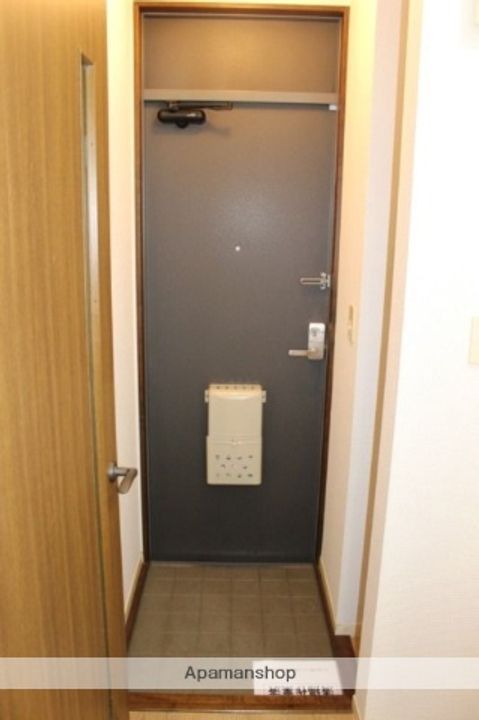 東京都杉並区西荻南3丁目の賃貸アパートの玄関