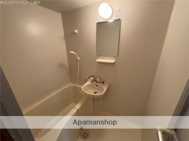 東京都武蔵野市境南町4丁目の賃貸アパートの風呂