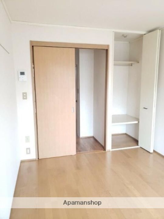 東京都武蔵野市境南町3丁目の賃貸アパートの居間