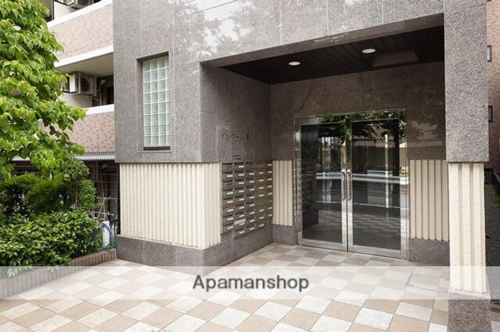 東京都武蔵野市境5丁目の賃貸マンションの外観