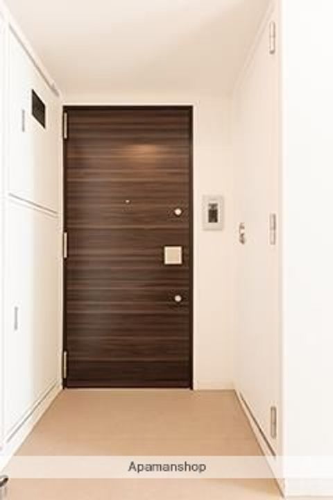 東京都杉並区永福4丁目の賃貸マンションの玄関