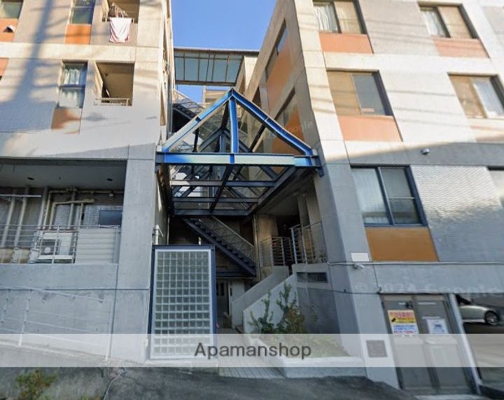 東京都三鷹市新川3丁目の賃貸マンションの外観