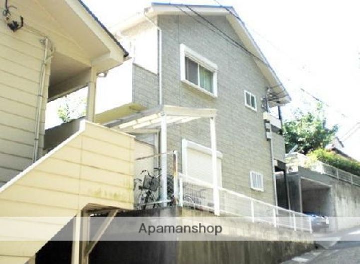 東京都小金井市前原町3丁目の賃貸アパートの外観