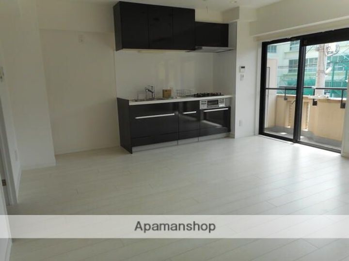 東京都武蔵野市吉祥寺本町2丁目の賃貸マンションの居間