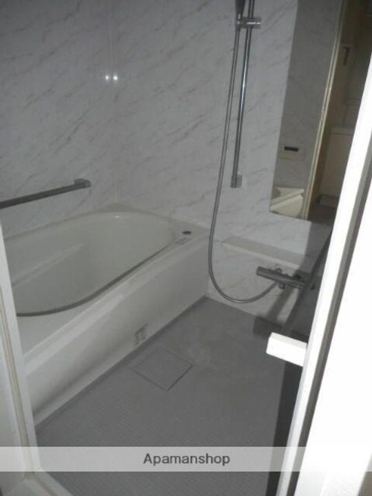 東京都武蔵野市吉祥寺本町2丁目の賃貸マンションの風呂