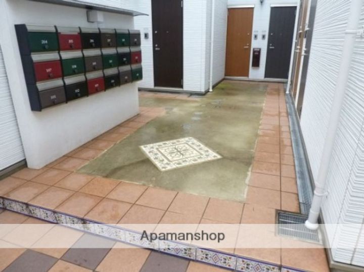 東京都三鷹市下連雀3丁目の賃貸アパートの外観