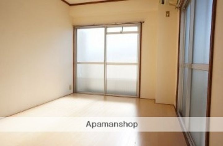 東京都杉並区高井戸東3丁目の賃貸マンションの居間