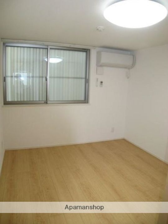 東京都杉並区宮前3丁目の賃貸アパートの居間