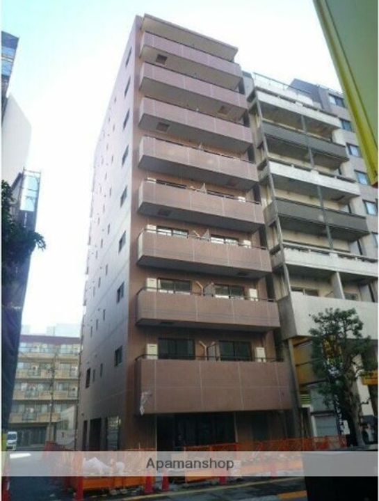 東京都三鷹市下連雀3丁目の賃貸マンションの外観