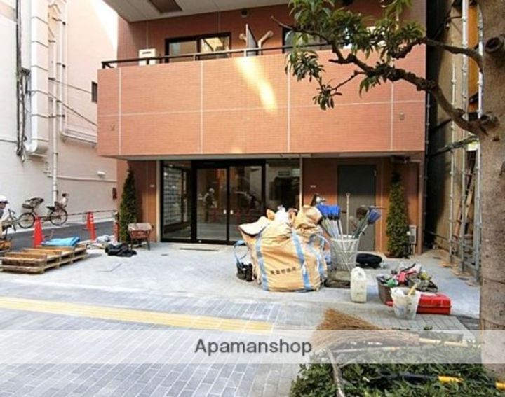 東京都三鷹市下連雀3丁目の賃貸マンションの外観