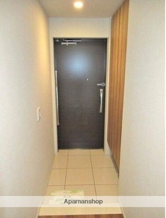 東京都練馬区関町北2丁目の賃貸マンションの玄関