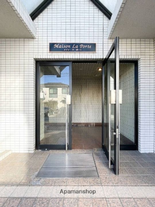 東京都練馬区関町北1丁目の賃貸マンションの外観