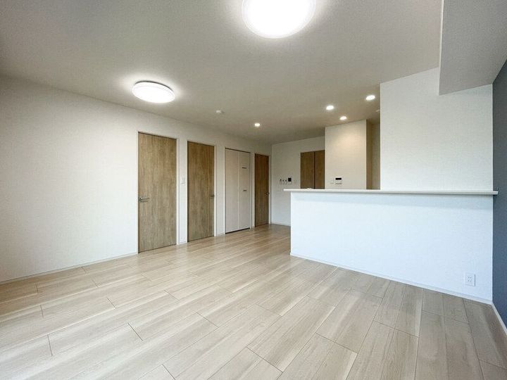 東京都杉並区宮前4丁目の賃貸マンションの居間