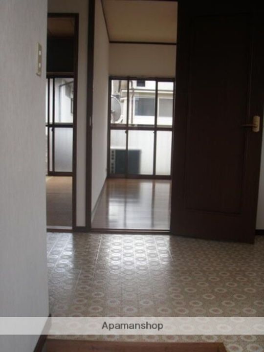 東京都杉並区善福寺3丁目の賃貸アパートの玄関